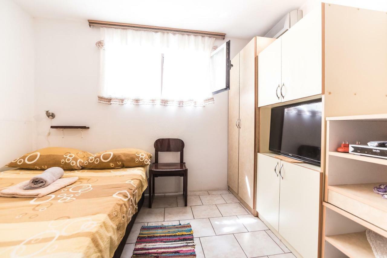 Kiwi apartments Gornji Karin Buitenkant foto